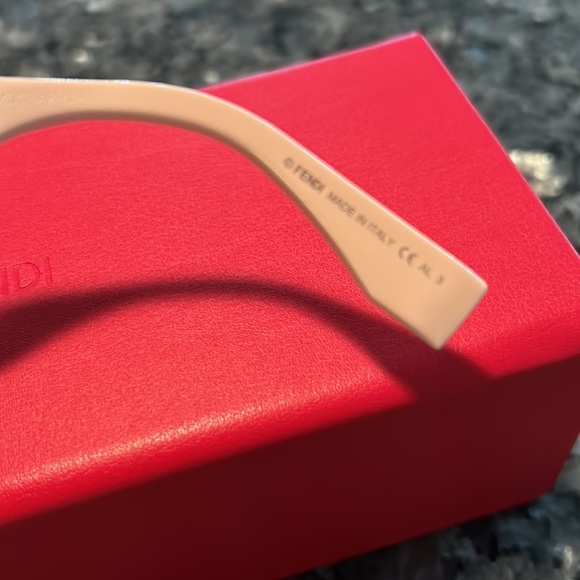 FENDI AVIATOR SUNGLASSES… PERFECT CONDITION…RHINESTONE FF SIDES - Picture 10 of 16